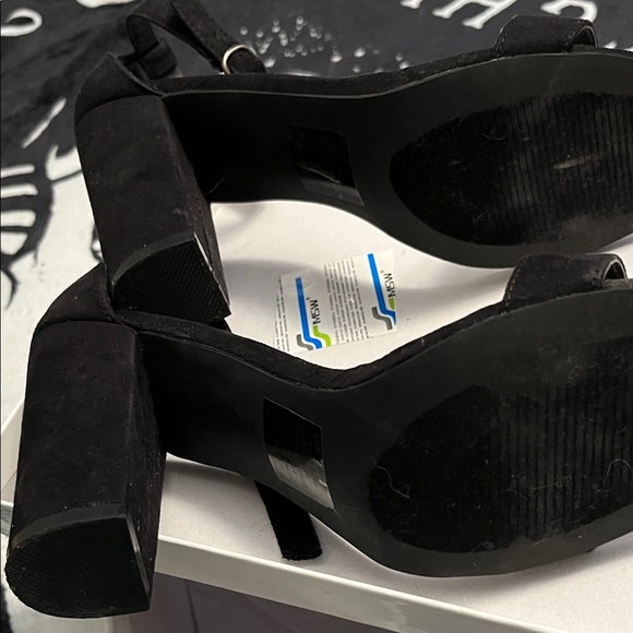 Shoe Dazzle Black Ankle Strap Heels - Picture 10 of 11